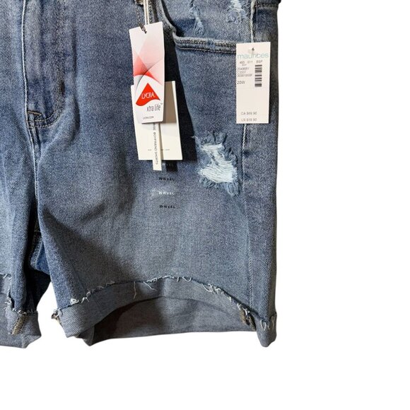 Maurices Womens Distressed Denim Shorts NWT Raw Hem Light Wash Mid-Rise Size 20 - Picture 2 of 9